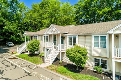 c3-530 Center St, Wallingford, CT, 06492-3880 | Card Image