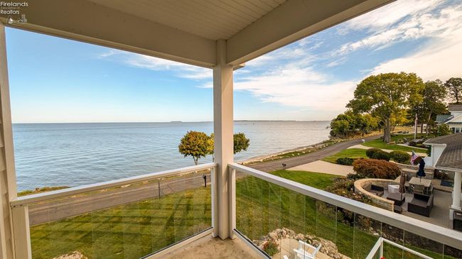 4376 E Cliff Rd, House other with 3 bedrooms, 3 bathrooms and 3 parking in Port Clinton OH | Image 19
