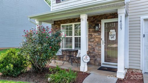 1409 River Run Rd, Lowell, NC, 28098-1322 | Card Image