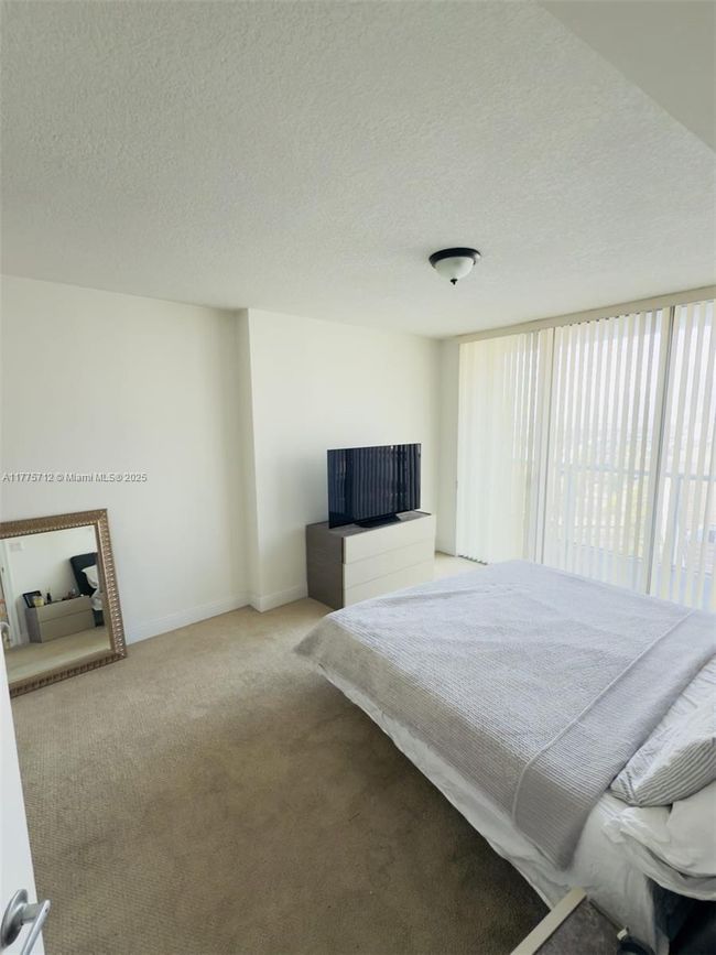 APT-1612 - 1750 N Bayshore Dr, Condo with 1 bedrooms, 1 bathrooms and null parking in Miami FL | Image 11