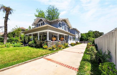 790 N El Molino Ave, Pasadena, CA, 91104-4422 | Card Image