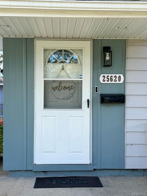 25620 Tecla Ave, Warren, MI, 48089-4108 | Card Image