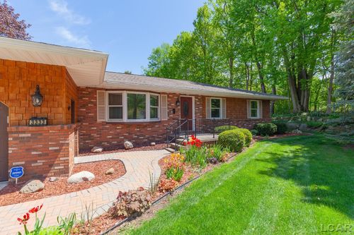 3333 Treat St, Adrian, MI, 49221-4423 | Card Image