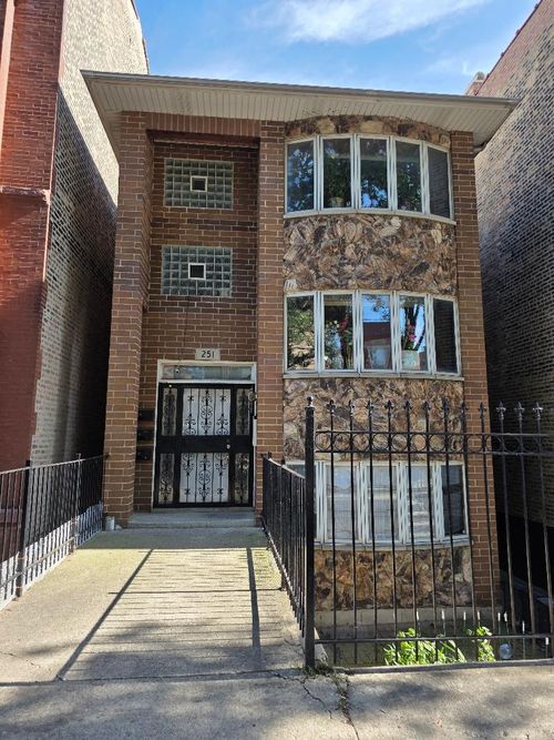 apt-1-251 W 24th St, CHICAGO, IL, 60616-2299 | Card Image