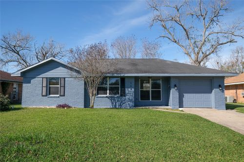 110 S Magnolia Street, Lake Jackson, TX, 77566 | Card Image