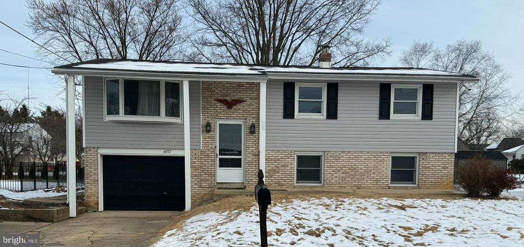 Edward Dr, Mechanicsburg, PA 17050