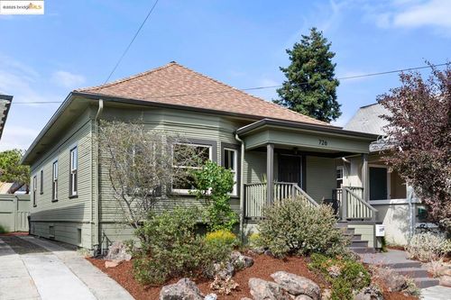726 60th St, Oakland, CA, 94609-1422 | Card Image