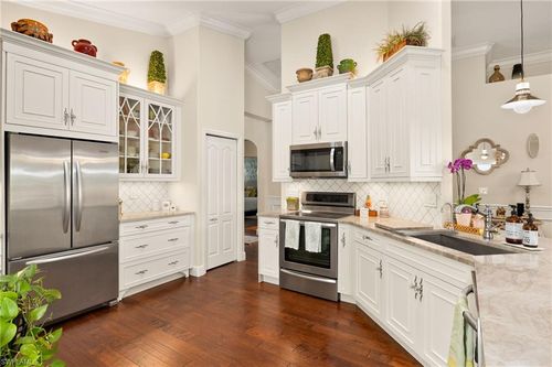 207 Glen Eagle Cir, NAPLES, FL, 34104-5716 | Card Image