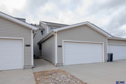 43-550 Lakeside Dr, Lincoln, NE, 68528-1788 | Card Image