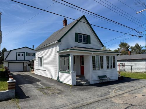 84 Wolfe Street, Liverpool, NS, B0T1K0 | Card Image