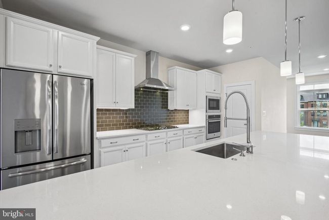 43359 Stadium Ter, Townhouse with 5 bedrooms, 5 bathrooms and null parking in ASHBURN VA | Image 6