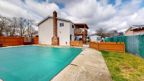 511 Freeman Ave, Brentwood, NY, 11717-7819 | Card Image