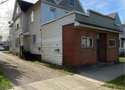 up-6632 Fleet Ave, Cleveland, OH, 44105-3664 | Card Image