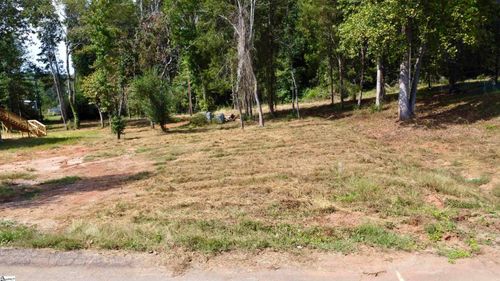 310 Forest Creek Dr, Seneca, SC, 29678-5224 | Card Image