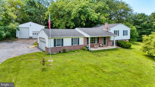 35 Heartside Dr, FALLING WATERS, WV, 25419-3577 | Card Image
