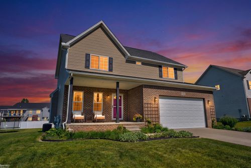 8101 Peninsula Cir, Grand Blanc, MI, 48439-7268 | Card Image