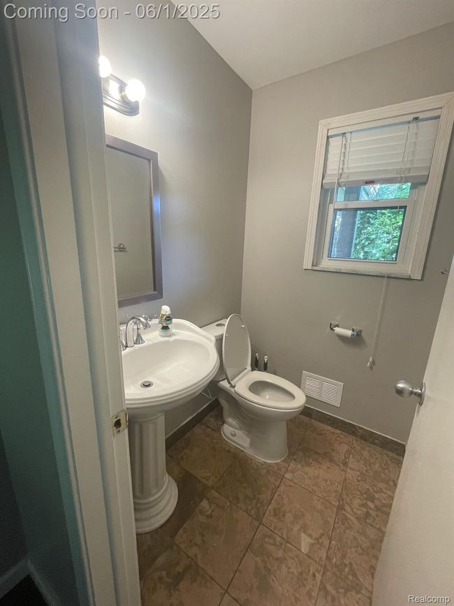 749 Dunedin Ct, House other with 4 bedrooms, 3 bathrooms and null parking in Rochester Hills MI | Image 13