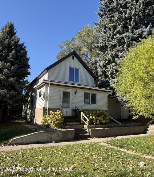 411 5th Ave Nw, Mandan, ND, 58554-3036 | Card Image