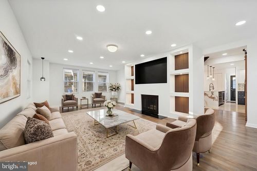 323 Derwyn Rd, LANSDOWNE, PA, 19050-1027 | Card Image