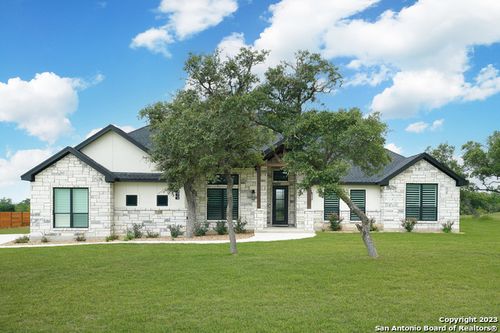 370 James Way, Castroville, TX, 78009 | Card Image