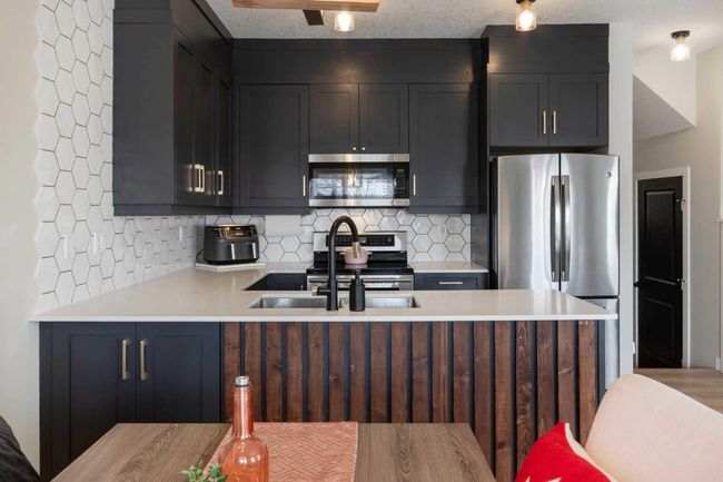140 - 2802 Kings Heights Gate Se, Townhouse with 3 bedrooms, 4 bathrooms and 2 parking in Airdrie AB | Image 6