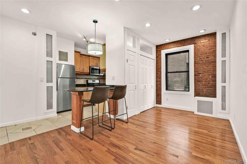 apt-2a-21 35th St, Astoria, NY, 11105-2124 | Card Image