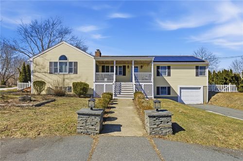 52 Viking Dr, Portsmouth, RI, 02871-3234 | Card Image