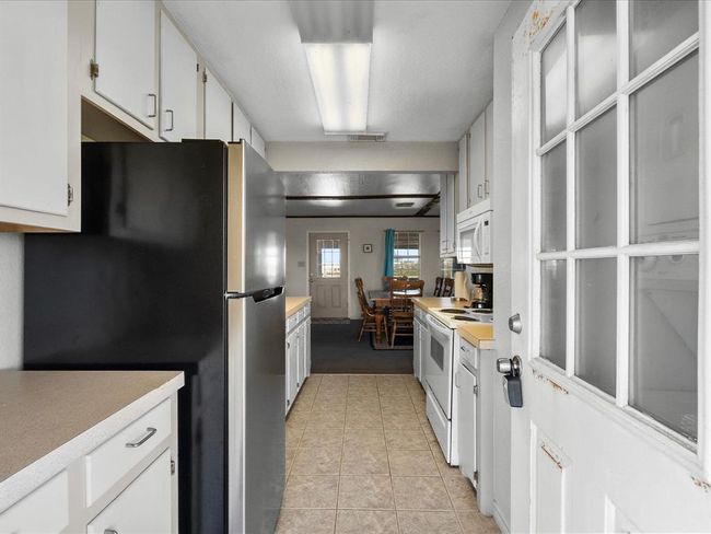 Walk in through the kitchend | Image 11