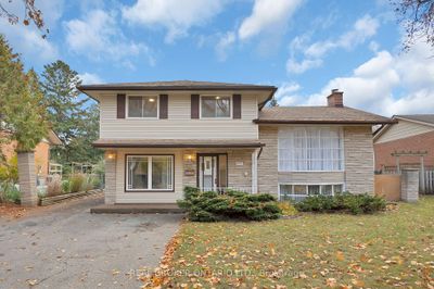 255 Parkmount Dr, House other with 3 bedrooms, 2 bathrooms and 6 parking in Waterloo ON | Image 1