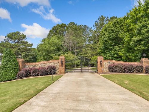 225 Brooke Dr, Milton, GA, 30009-1523 | Card Image