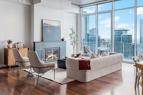 apt-4305-360 Nueces St, Austin, TX, 78701-4294 | Card Image