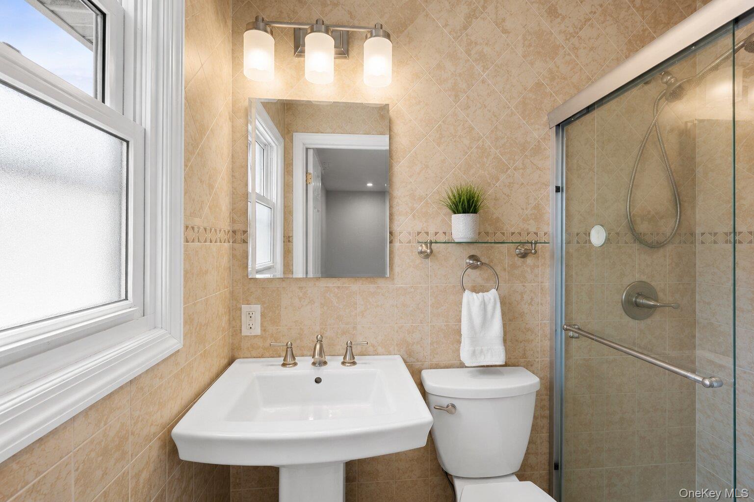 Residential in Oyster Bay 3