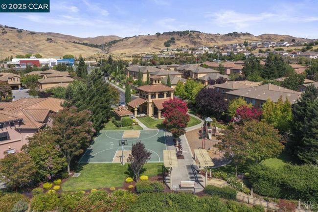 7104 Majestic Ct, Condo with 2 bedrooms, 2 bathrooms and 2 parking in Vallejo CA | Image 22