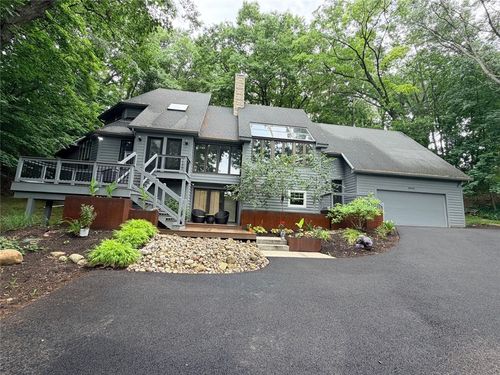 8062 Dryer Rd, Victor, NY, 14564-9128 | Card Image
