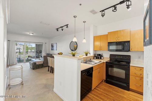 123-8290 Gate Pkwy, Jacksonville, FL, 32256 | Card Image