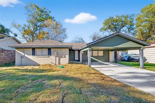 7814 Pin Oak Rd, Alvin, TX, 77511-9020 | Card Image