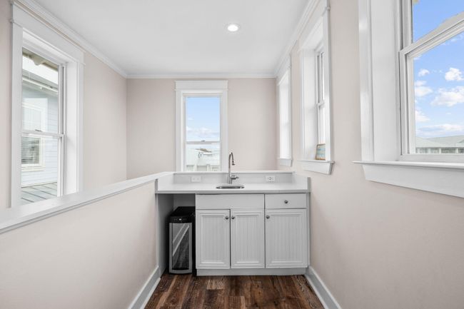 Wet Bar Third Level | Image 36
