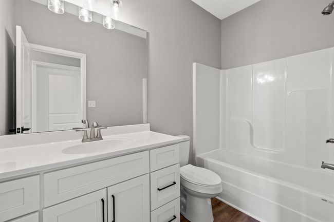 Hall Bath | Image 7