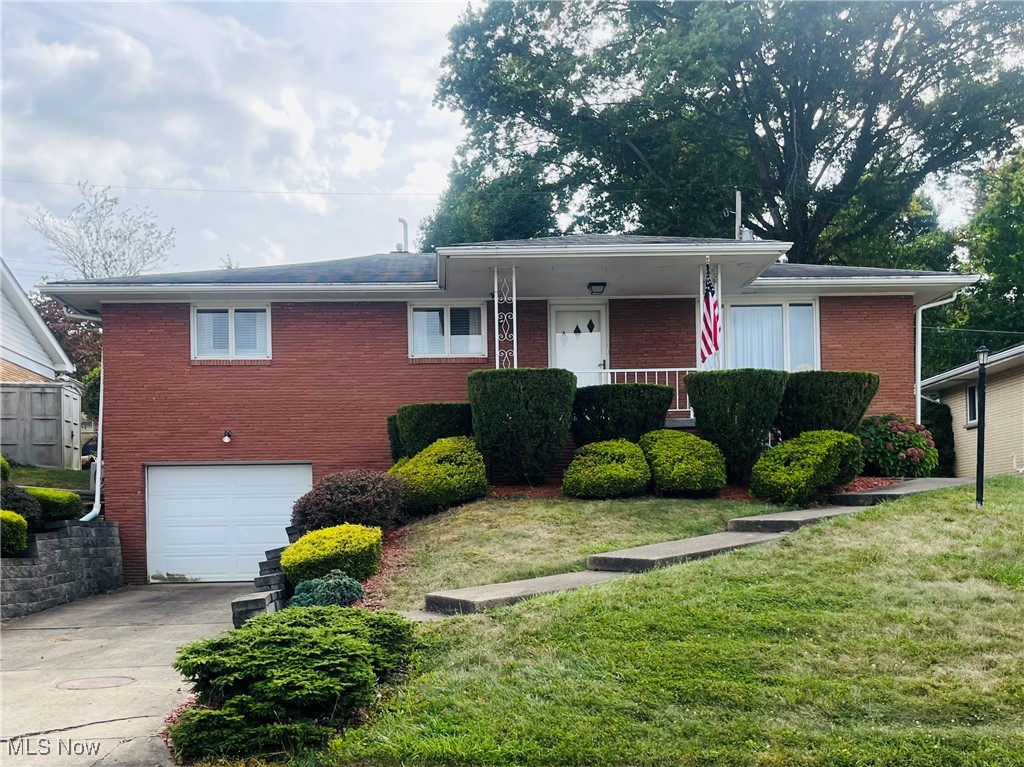 Whitehaven Blvd, Steubenville, OH 43952