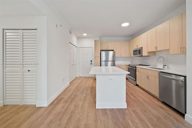 213 - 10170 Sw 7 Th St, Condo with 2 bedrooms, 2 bathrooms and null parking in Pembroke Pines FL | Image 16