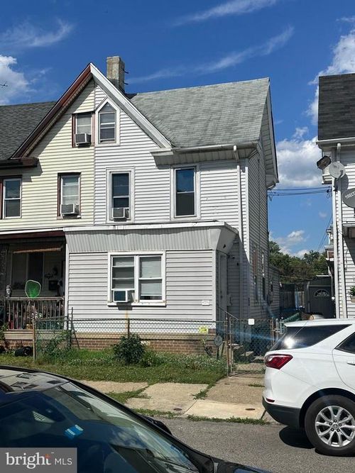 4915 Knorr St, PHILADELPHIA, PA, 19135-2401 | Card Image
