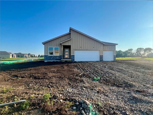 19535 Barstow Cir, Spring Hill, KS, 66083-8493 | Card Image
