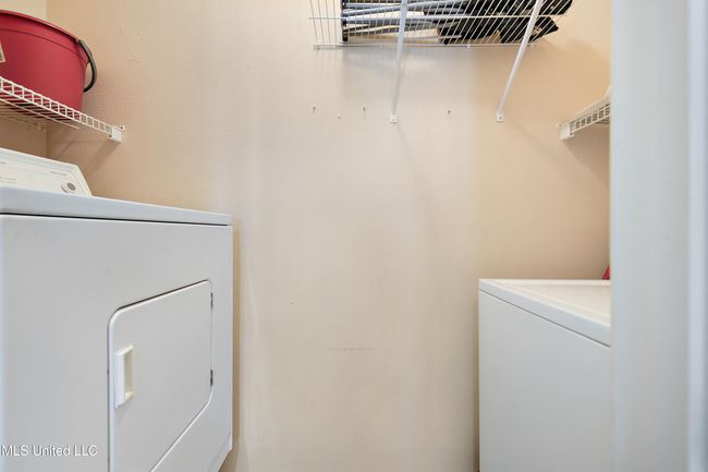 Laundry Room | Image 15