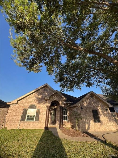 929 Annabelle St, Edcouch, TX, 78538-3057 | Card Image