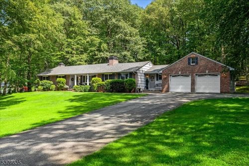 11 Daniel Ln, Kinnelon, NJ, 07405-2854 | Card Image