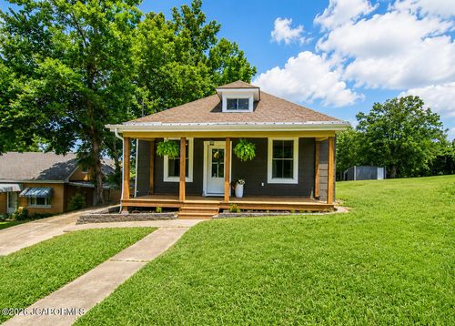 2023 Saint Louis Road, Jefferson City, MO, 65101 | Card Image