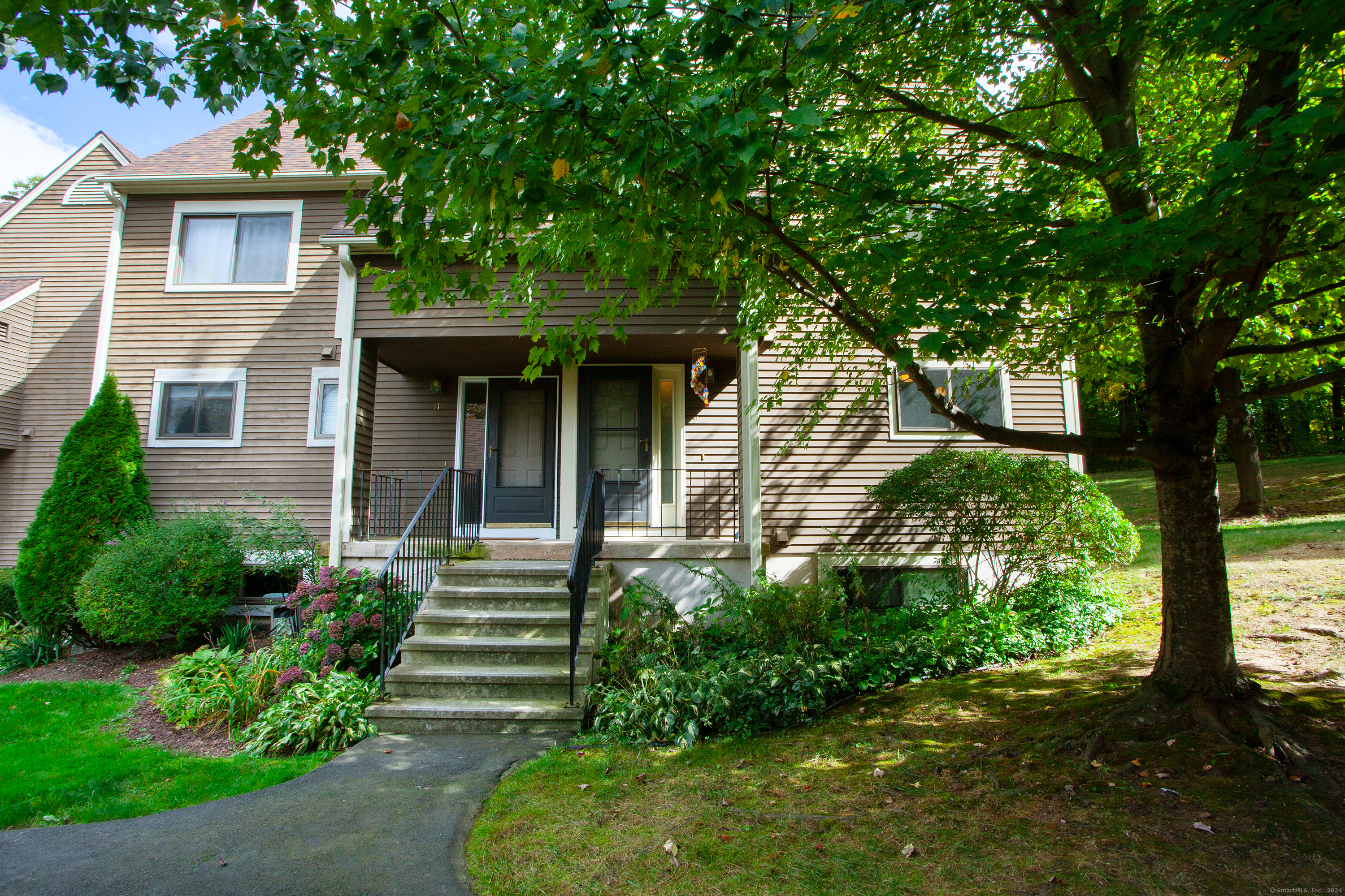Quail Dr, Tariffville, CT 06081