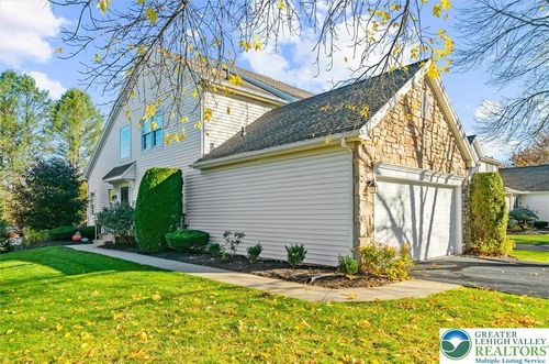2822 Hope Ridge Dr, Easton, PA, 18045-8143 | Card Image