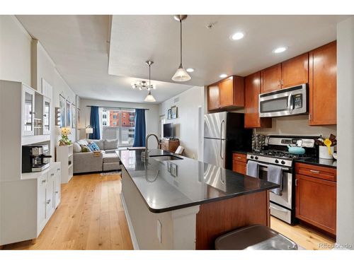 401-1975 N Grant St, Denver, CO, 80203-1190 | Card Image