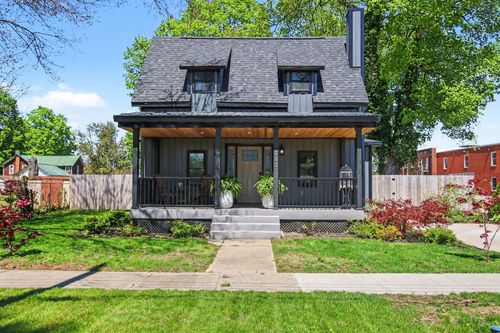 212 W Cass St, Bangor, MI, 49013-1313 | Card Image